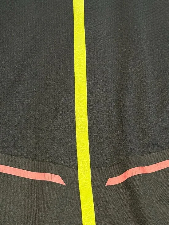 New Balance Run On! Women’s M Quarter Zip Reflective Long Sleeve Running Top - Picture 8 of 12